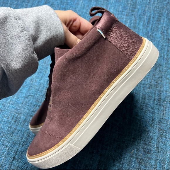 Toms Riley Lace Up Sneakers in Forest Brown - Picture 3 of 8